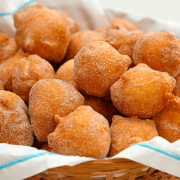 Receita simples de bolinho de chuva açucarado